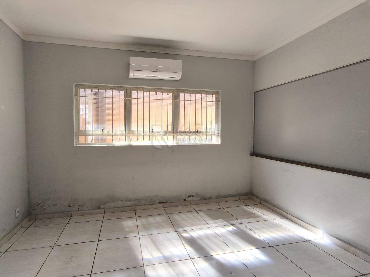 Casa Residencial à venda no bairro Parque Hippolyto: SALA DE JANTAR