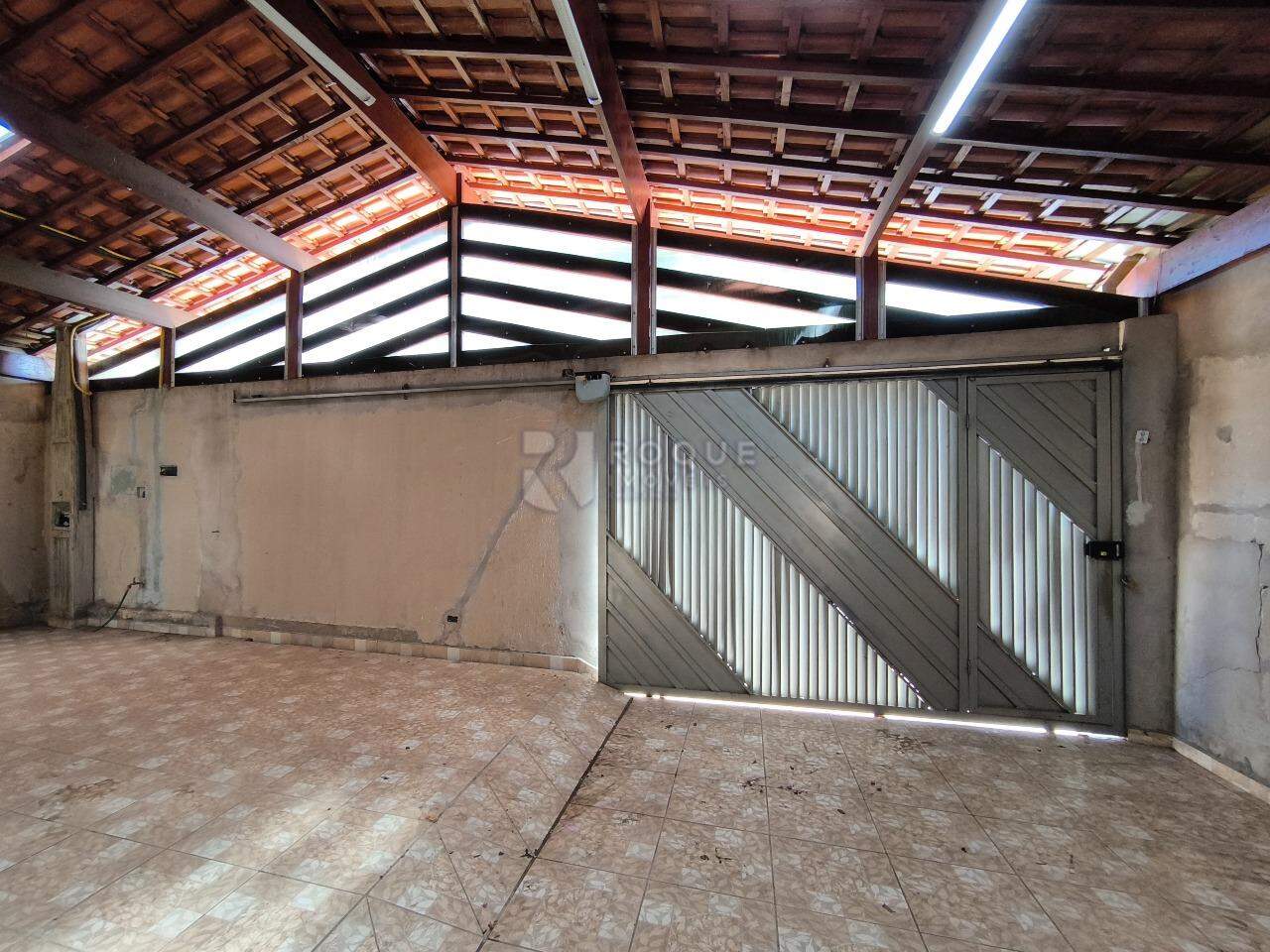 Casa Residencial à venda no bairro Parque Hippolyto: PORTÃO AUTOMÁTICO