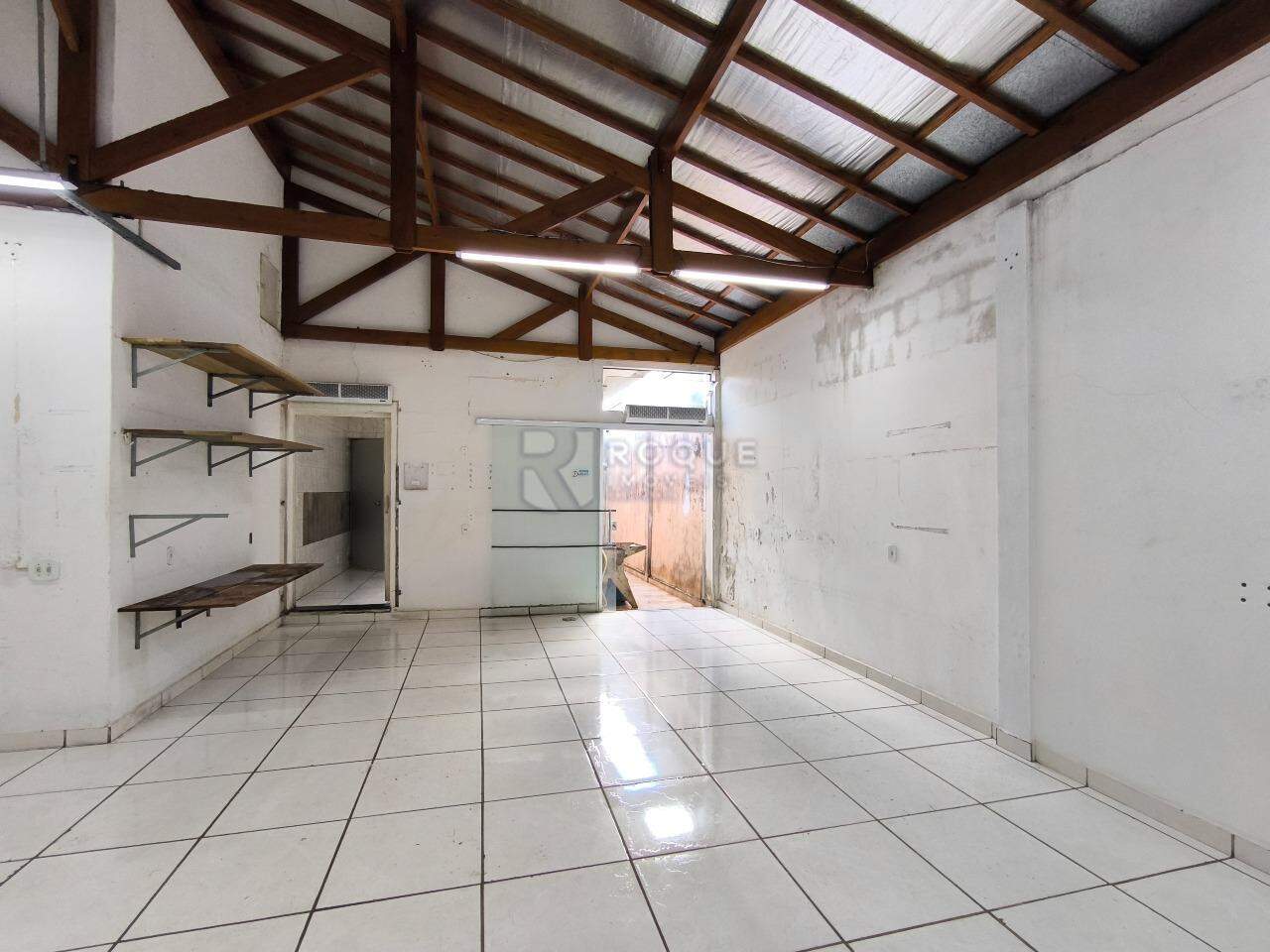 Casa Residencial à venda no bairro Parque Hippolyto: SALÃO