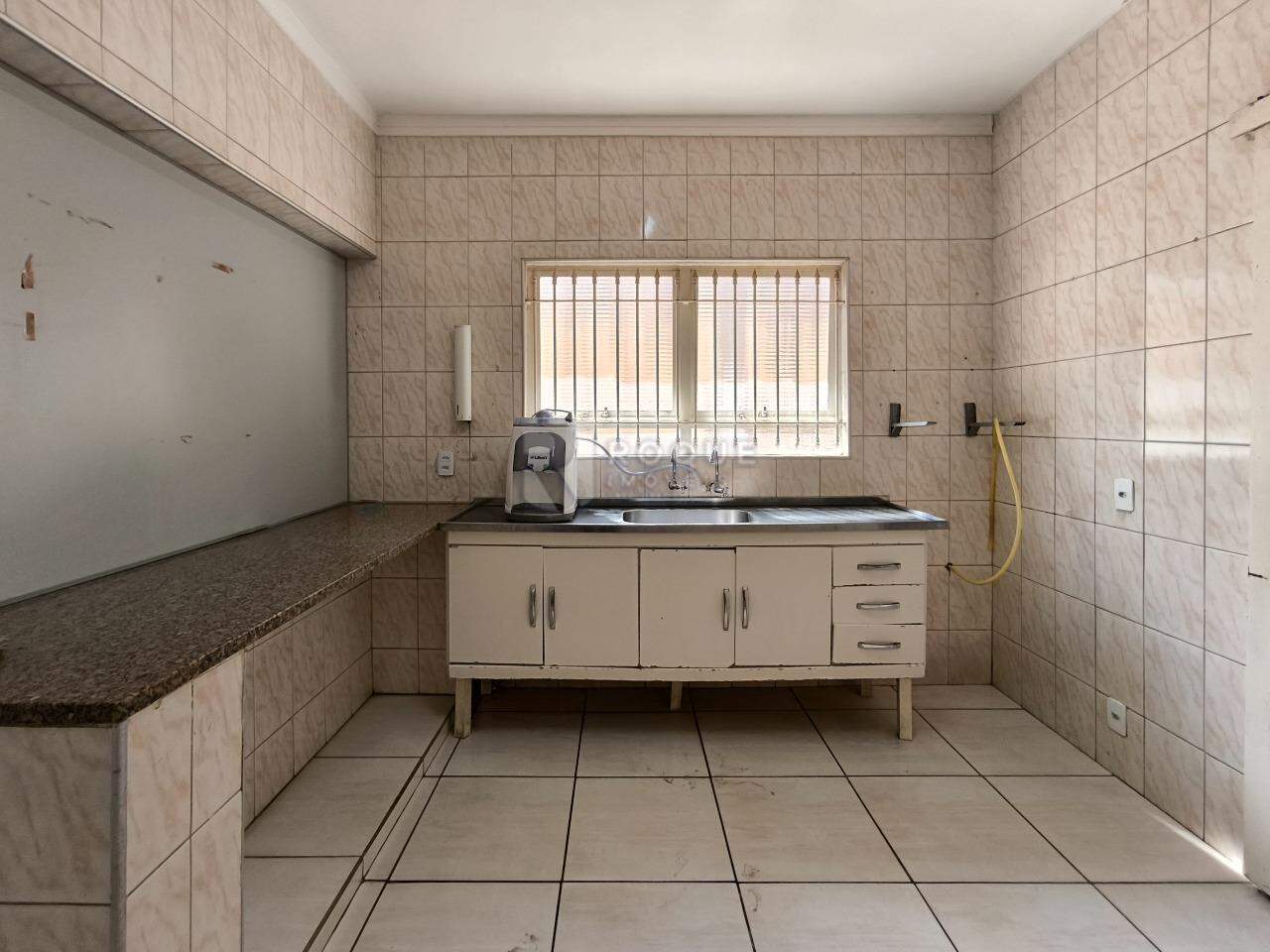 Casa Residencial à venda no bairro Parque Hippolyto: COZINHA