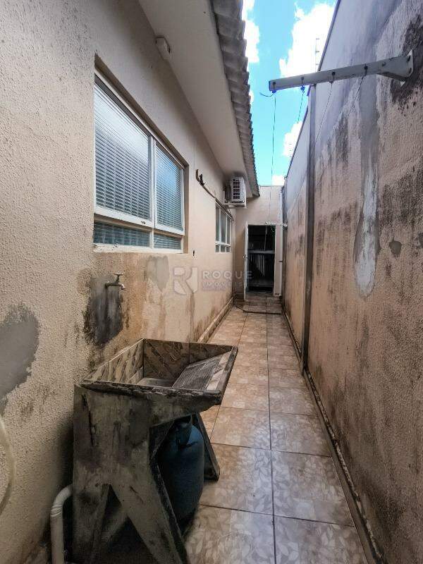 Casa Residencial à venda no bairro Parque Hippolyto: LAVANDERIA