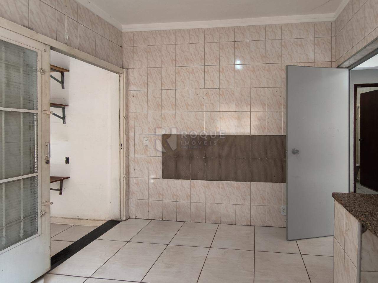 Casa Residencial à venda no bairro Parque Hippolyto: COZINHA