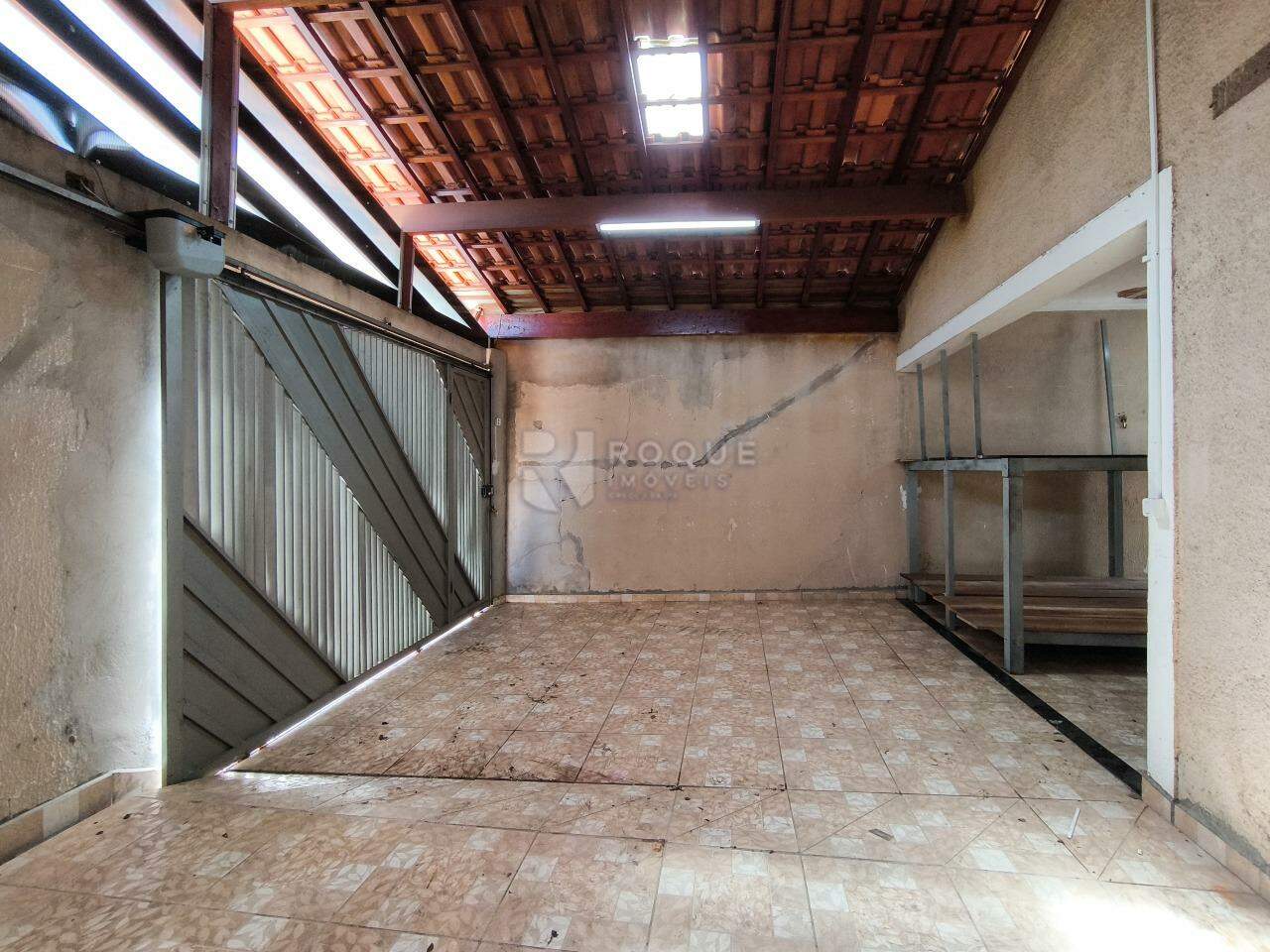 Casa Residencial à venda no bairro Parque Hippolyto: GARAGEM