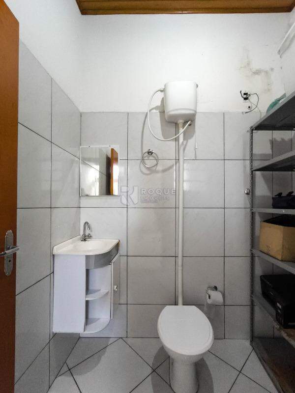 Casa Residencial à venda no bairro Parque Hippolyto: BANHEIRO SALÃO