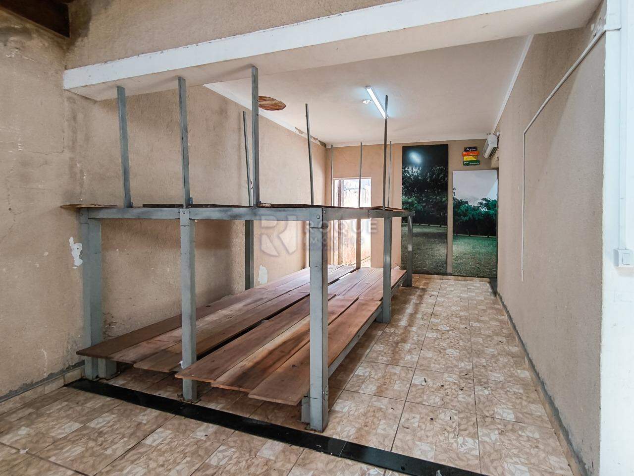 Casa Residencial à venda no bairro Parque Hippolyto: GARAGEM