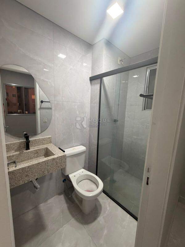 Apartamento à venda no bairro Jardim Parque Novo Mundo: BANHEIRO SUÍTE