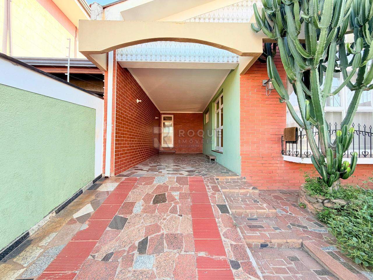 Casa Residencial para aluguel no bairro Vila Castelar: Garagem