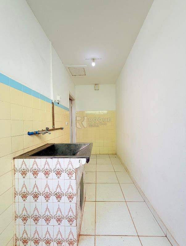 Casa Residencial para aluguel no bairro Vila Castelar: Área de serviço