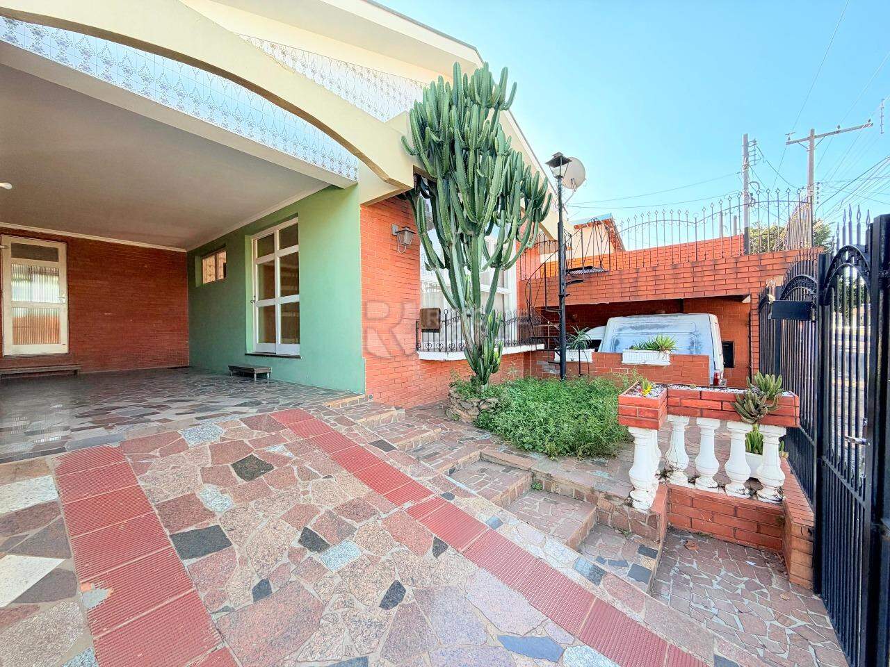 Casa Residencial para aluguel no bairro Vila Castelar: Garagem