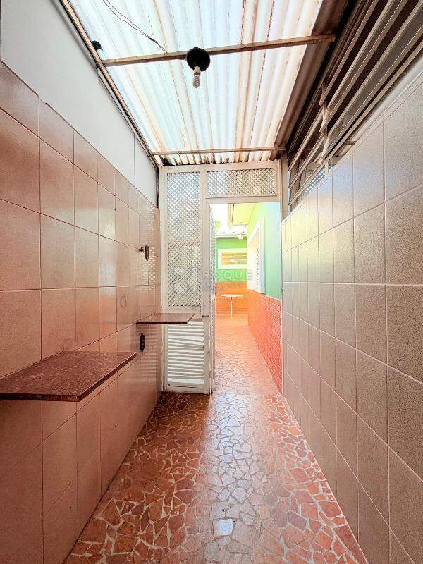 Casa Residencial para aluguel no bairro Vila Castelar: Quintal