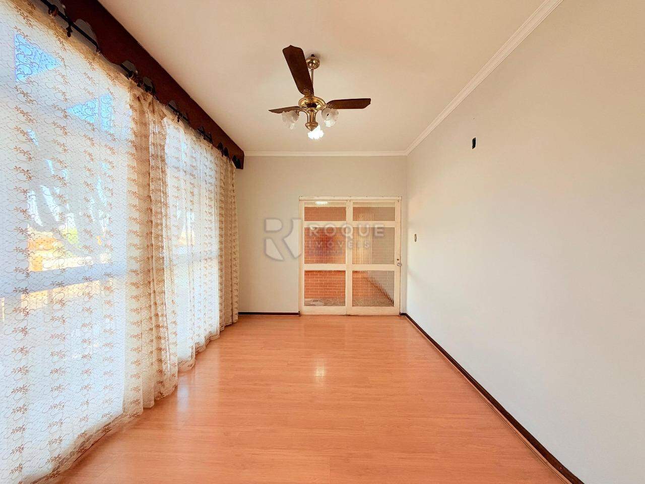 Casa Residencial para aluguel no bairro Vila Castelar: Sala