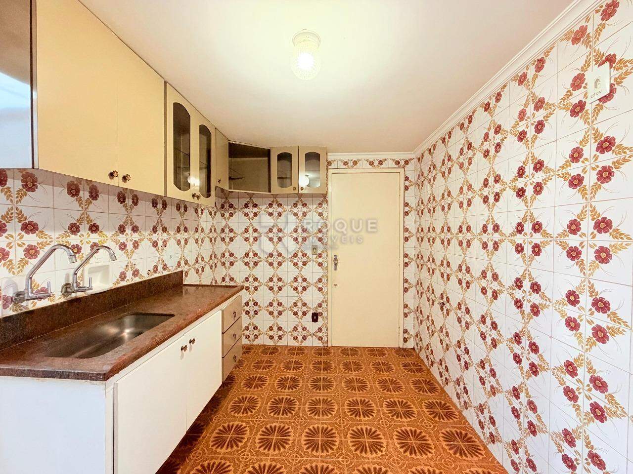 Casa Residencial para aluguel no bairro Vila Castelar: Cozinha externa