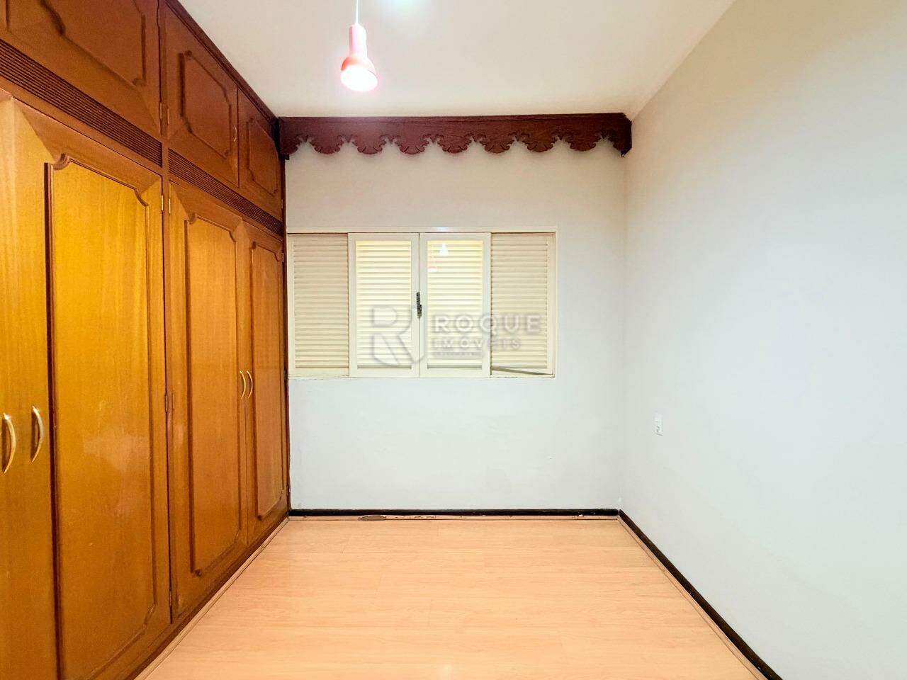Casa Residencial para aluguel no bairro Vila Castelar: Dormitório 3