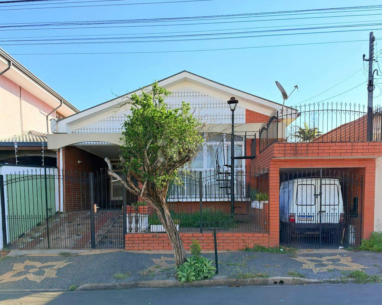 Casa Residencial para aluguel no bairro Vila Castelar: Fachada