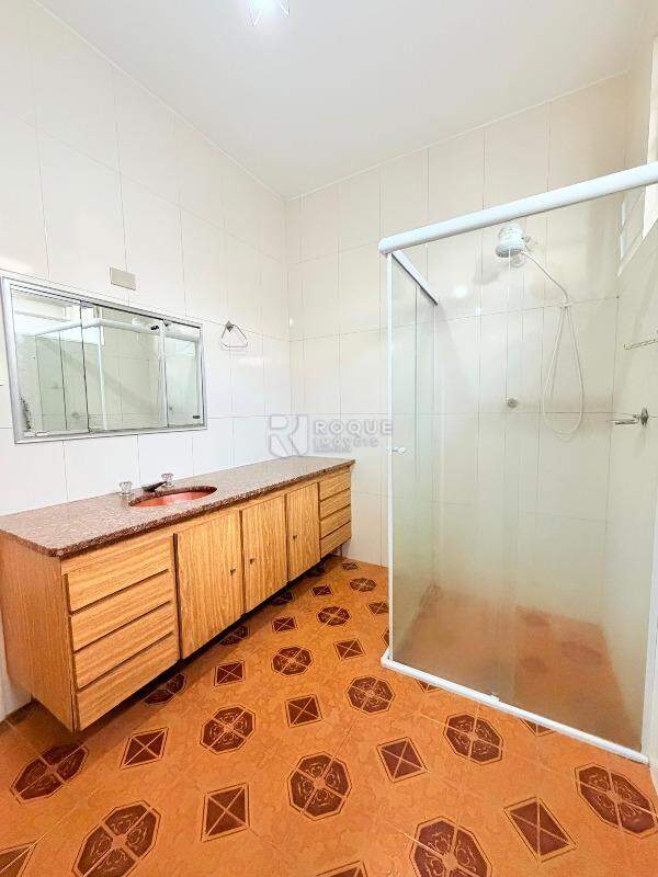 Casa Residencial para aluguel no bairro Vila Castelar: Wc social