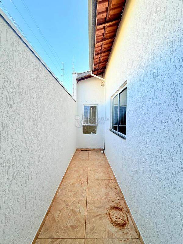 Casa Residencial para aluguel no bairro Jardim dos Jequitibás: Corredor