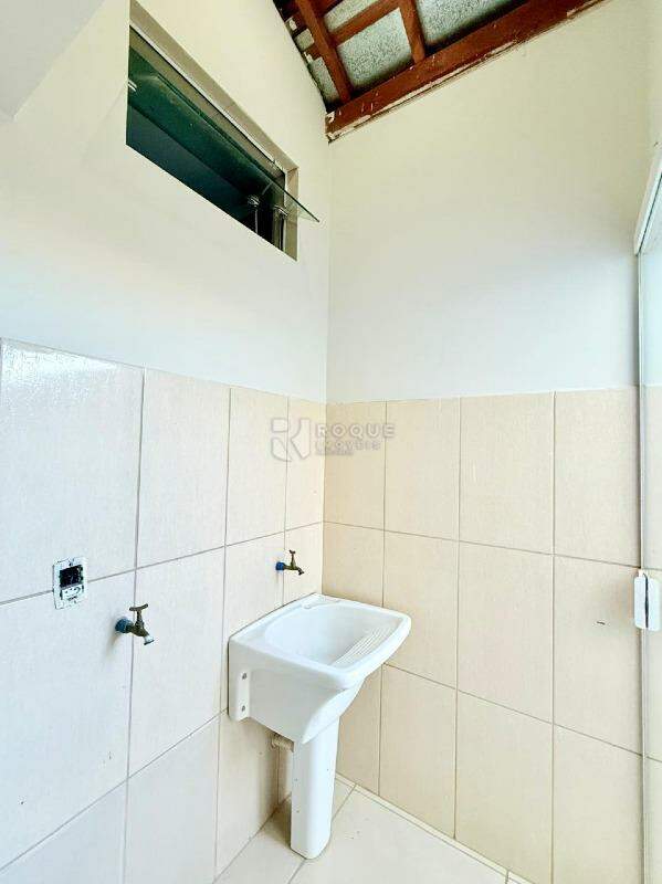Casa Residencial para aluguel no bairro Jardim dos Jequitibás: Lavanderia