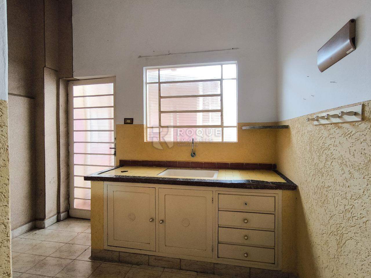Casa Residencial à venda no bairro Vila Castelar: COZINHA