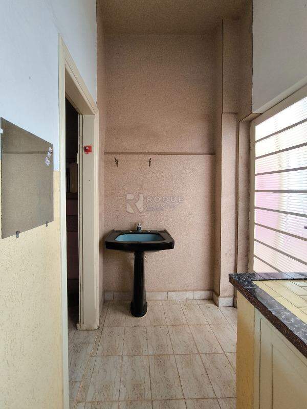 Casa Residencial à venda no bairro Vila Castelar: LAVABO