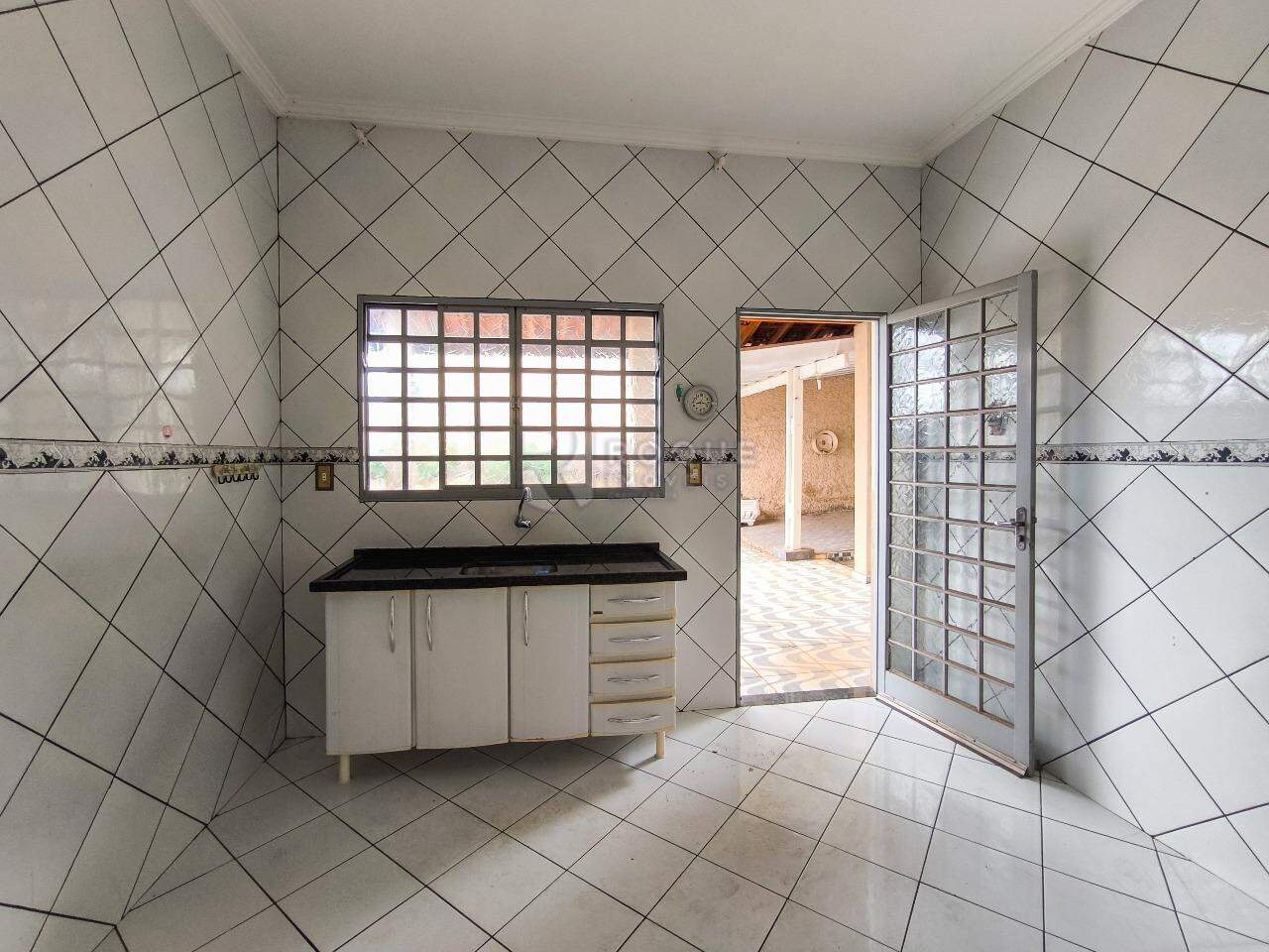 Casa Residencial à venda no bairro Vila Castelar: COZINHA EXTERNA