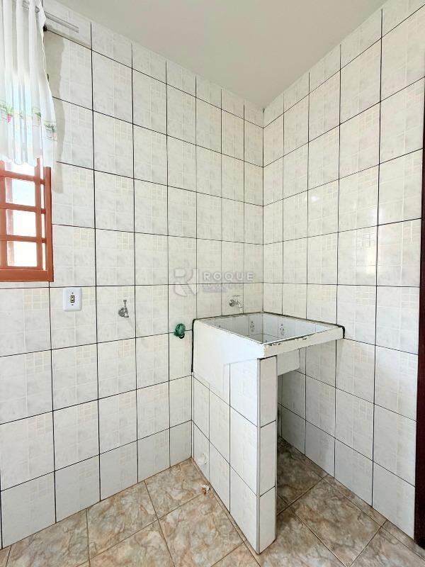 Casa Residencial para aluguel no bairro Jardim Ouro Verde: Área de seriviço