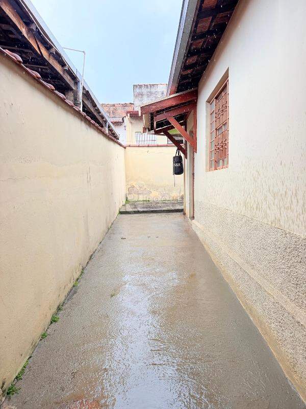 Casa Residencial para aluguel no bairro Jardim Ouro Verde: Quintal