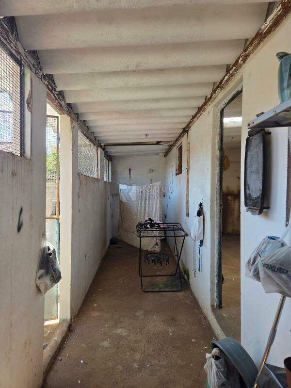 Casa Residencial à venda no bairro Jardim Esmeralda: Fundos/Rancho