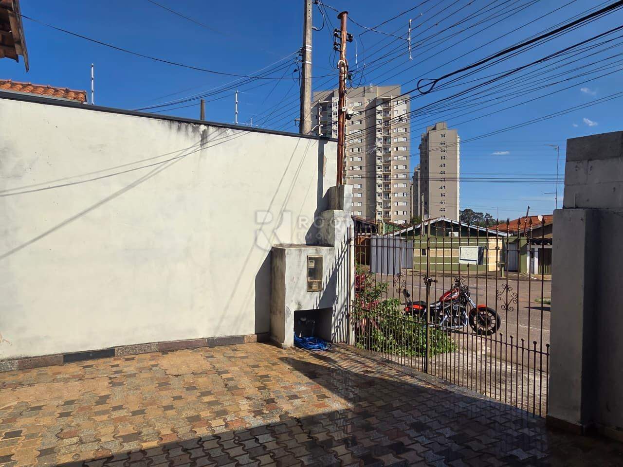 Casa Residencial à venda no bairro Jardim Esmeralda: Garagem