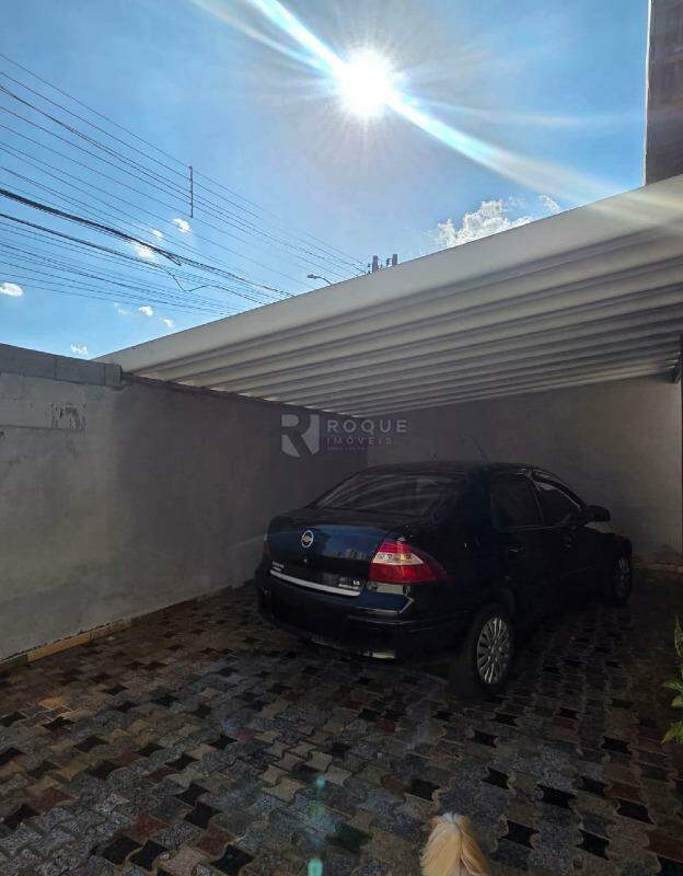 Casa Residencial à venda no bairro Jardim Esmeralda: Garagem