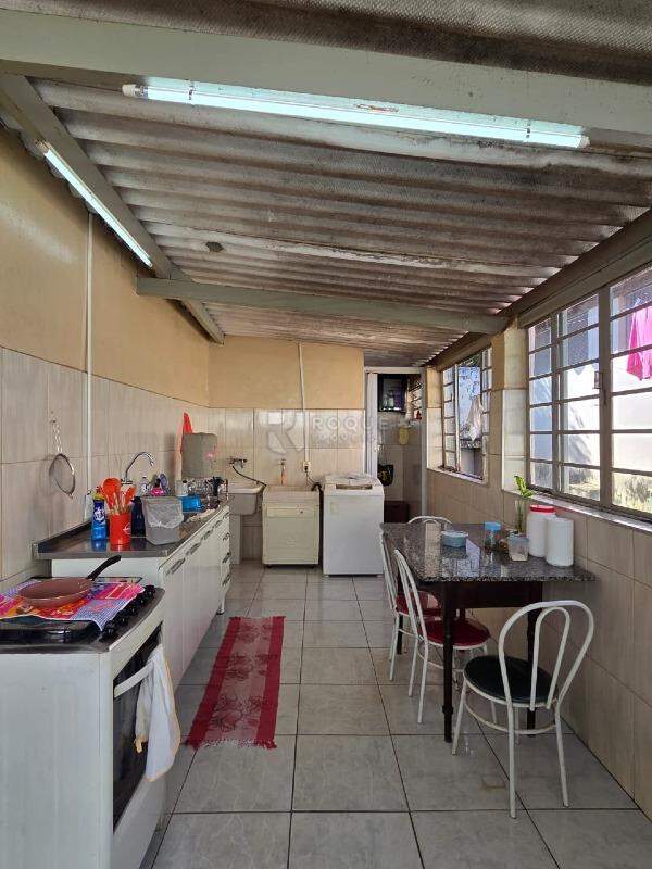 Casa Residencial à venda no bairro Jardim Esmeralda: Cozinha/Área de serviço