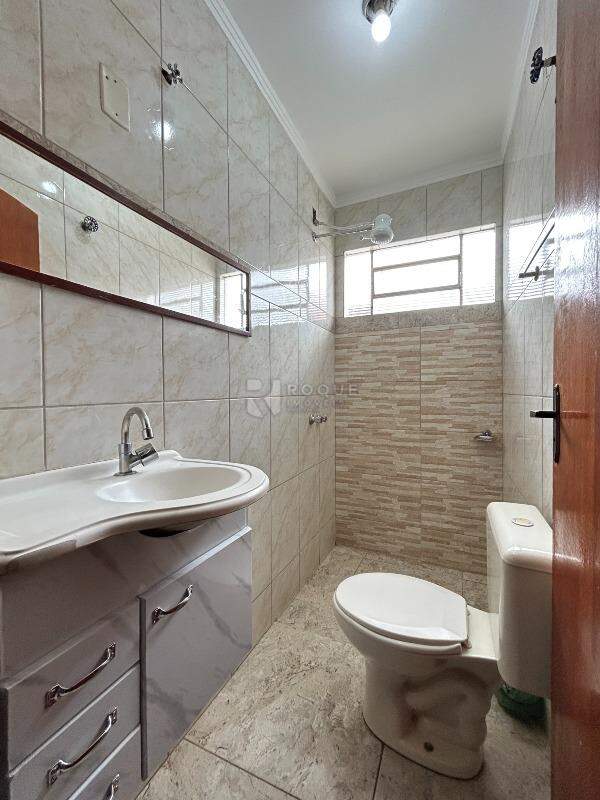 Casa Residencial para aluguel no bairro Residencial Econômico Manoel Simão de Barros Levy: WC social 