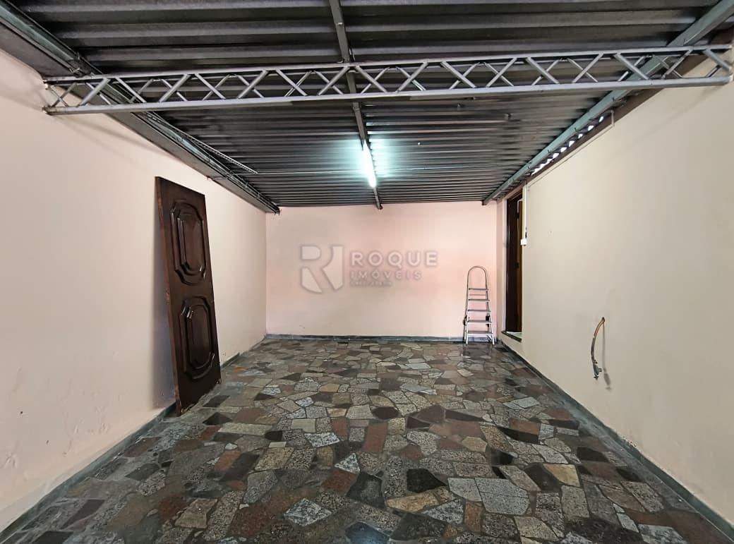 Casa Residencial para aluguel no bairro Jardim Nova Suiça: Garagem