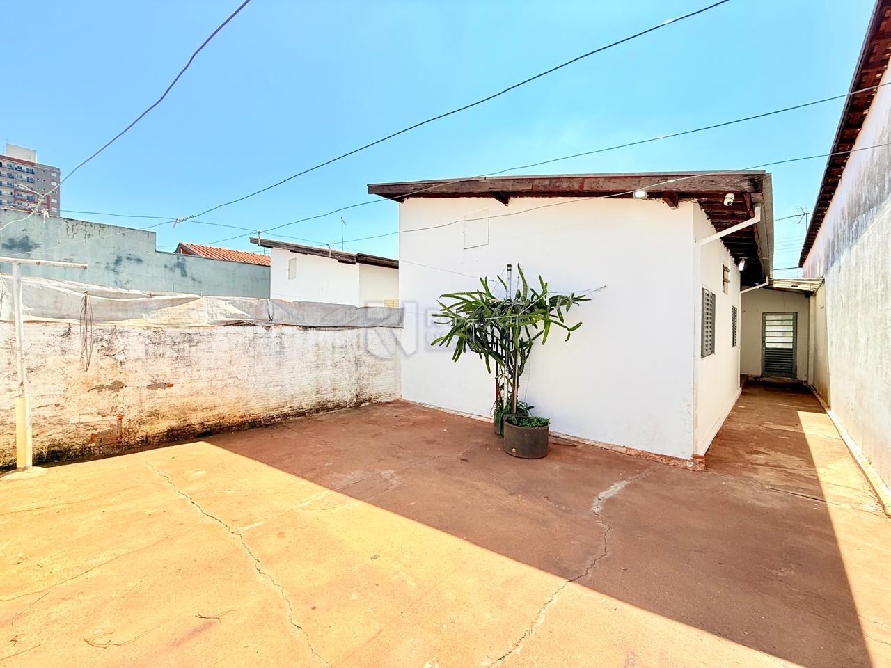 Casa Residencial para aluguel no bairro Jardim Senador Vergueiro: Quintal
