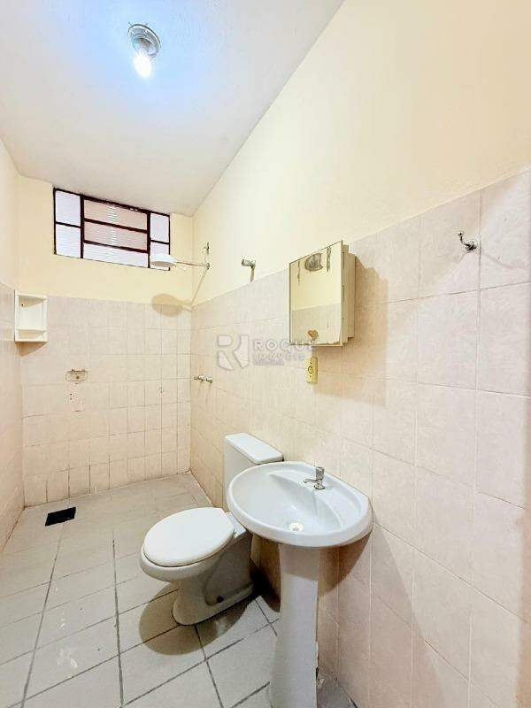 Casa Residencial para aluguel no bairro Jardim Senador Vergueiro: Wc Social