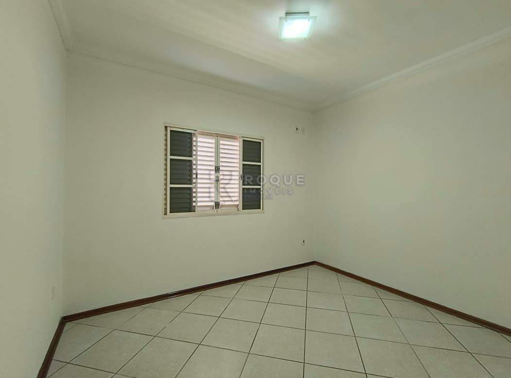 Casa Residencial para aluguel no bairro Jardim Santo André: Dormitório 02