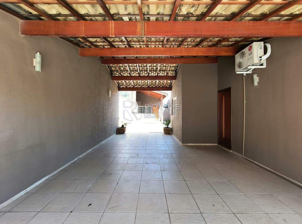 Casa Residencial para aluguel no bairro Jardim Santo André: Garagem