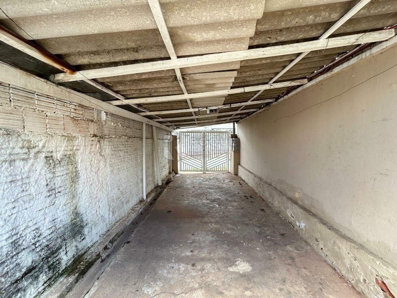 Casa Residencial para aluguel no bairro Vila da Glória: Garagem