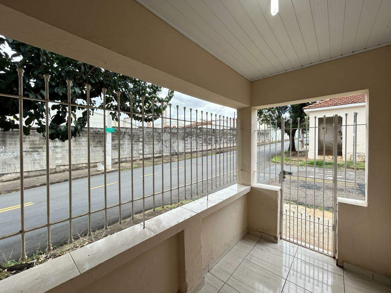 Casa Residencial para aluguel no bairro Vila da Glória: Área de acesso 