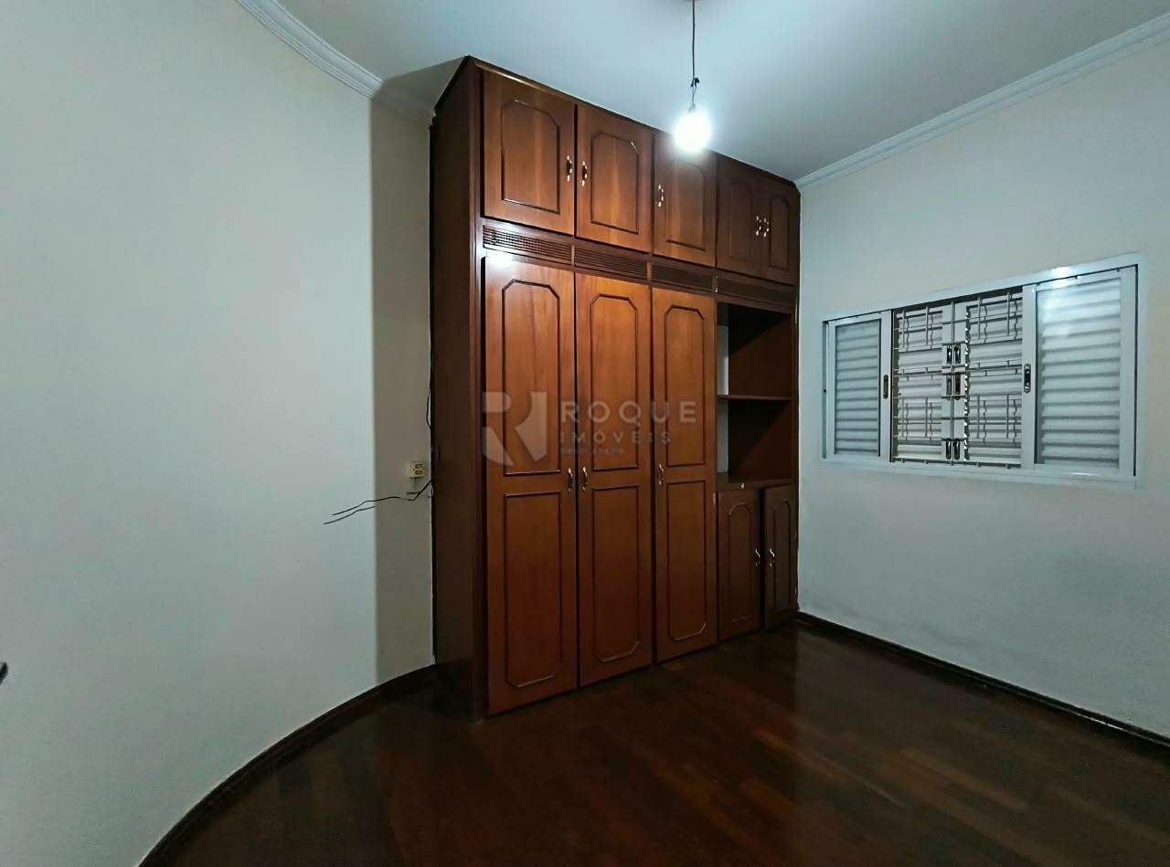 Casa Residencial para aluguel no bairro Jardim Caieira: Dormitório 02