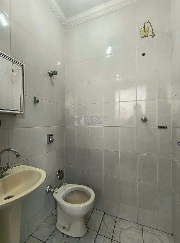 Casa Residencial para aluguel no bairro Jardim Caieira: Wc fundos
