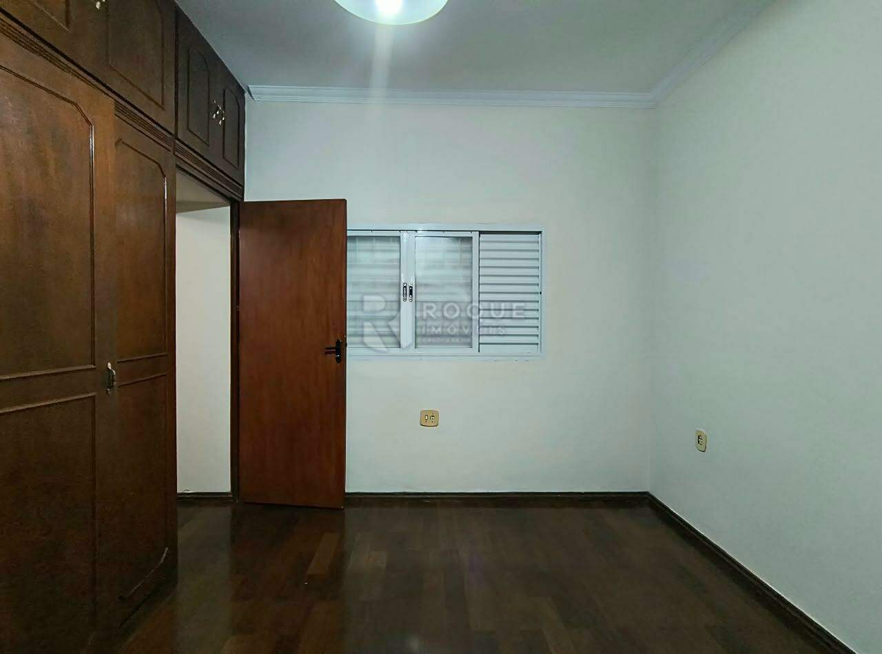 Casa Residencial para aluguel no bairro Jardim Caieira: Dormitório suíte