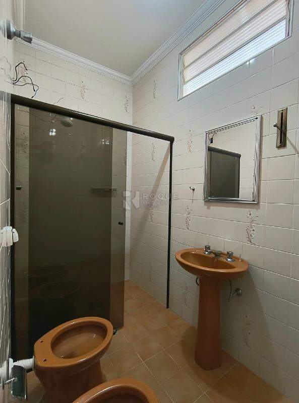 Casa Residencial para aluguel no bairro Jardim Caieira: Wc suíte