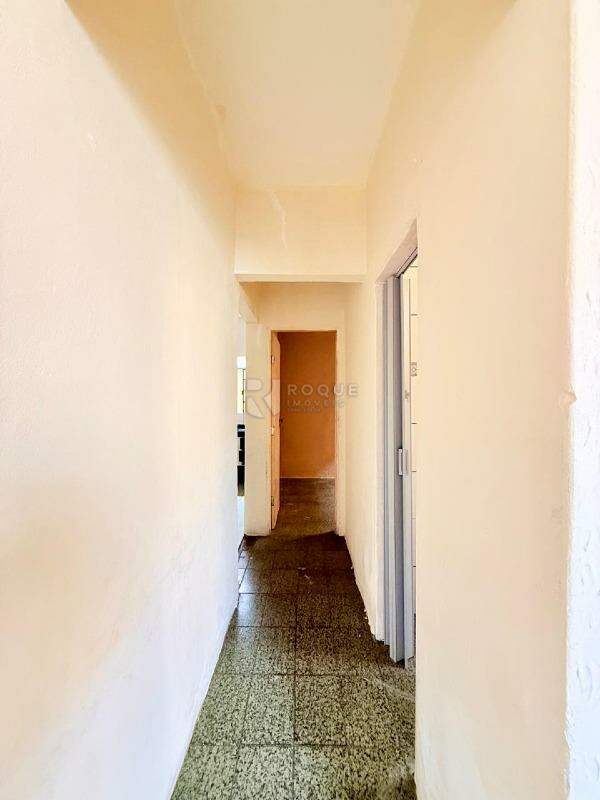 Casa Residencial para aluguel no bairro Jardim Gustavo Peccinini: Corredor