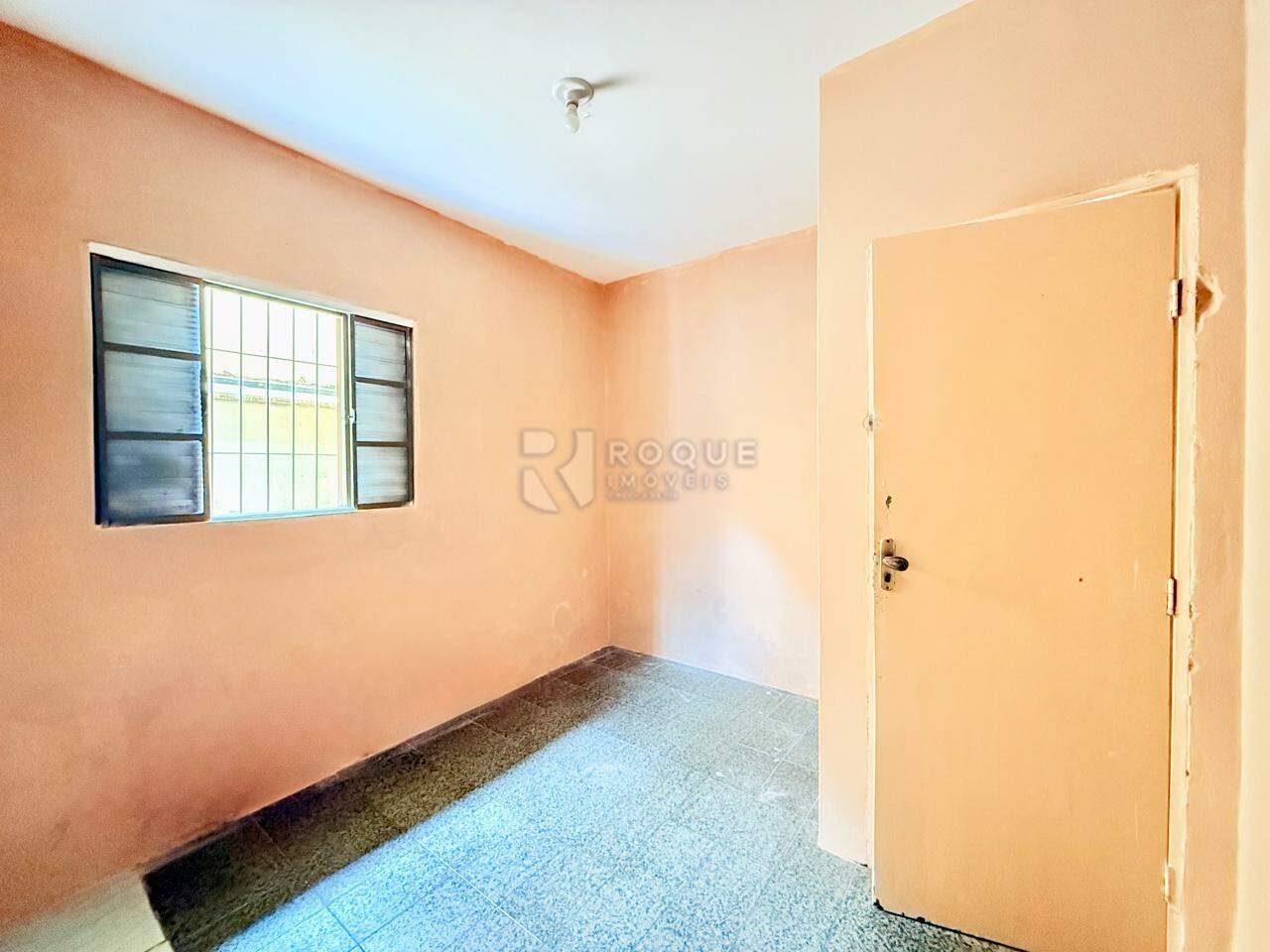 Casa Residencial para aluguel no bairro Jardim Gustavo Peccinini: Dormitório 01