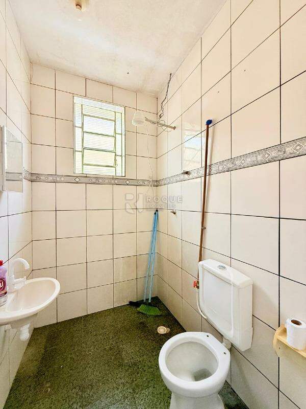 Casa Residencial para aluguel no bairro Jardim Gustavo Peccinini: Wc Social