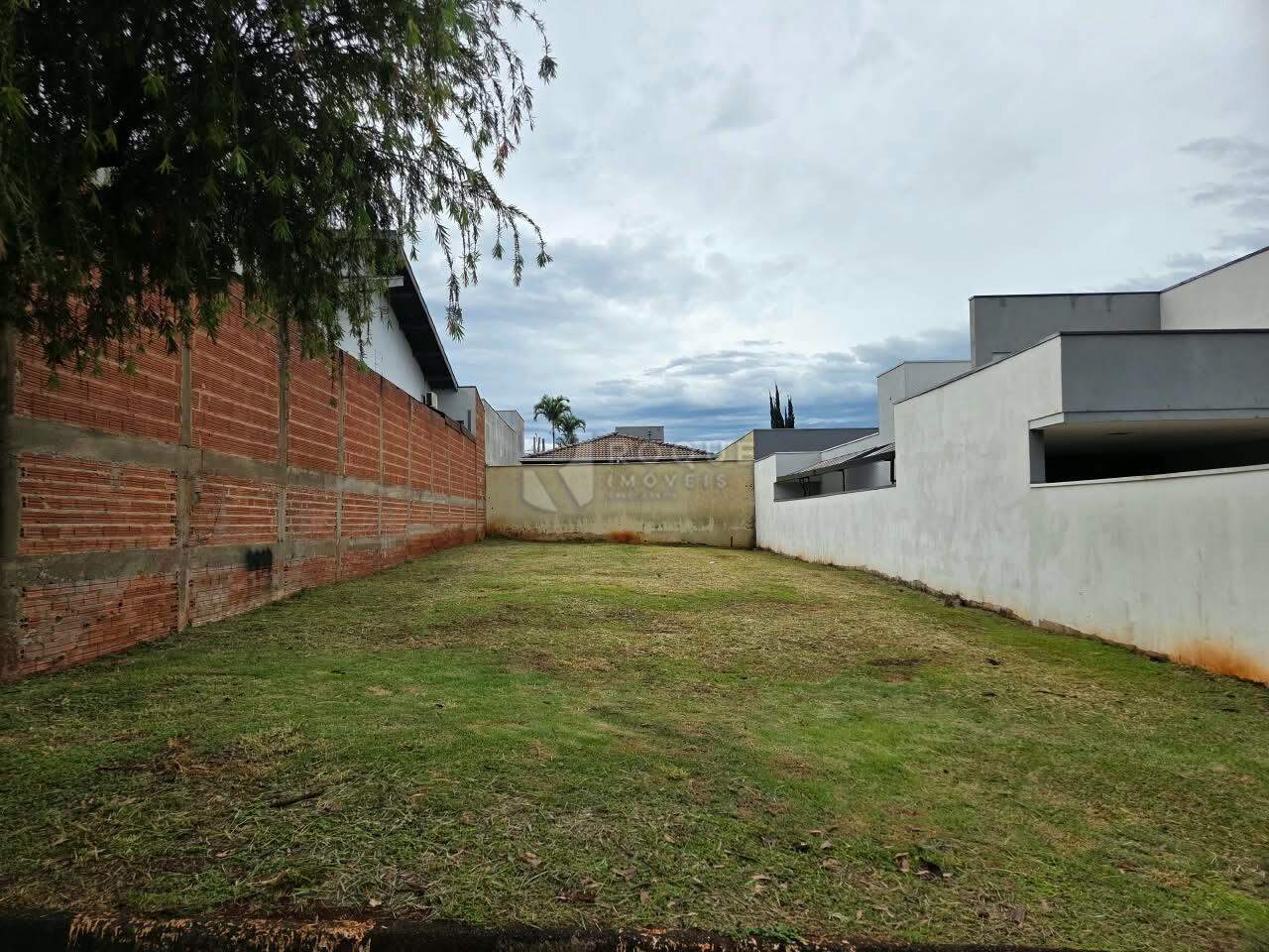 Terreno em condomínio à venda no bairro Parque Residencial Roland: Terreno