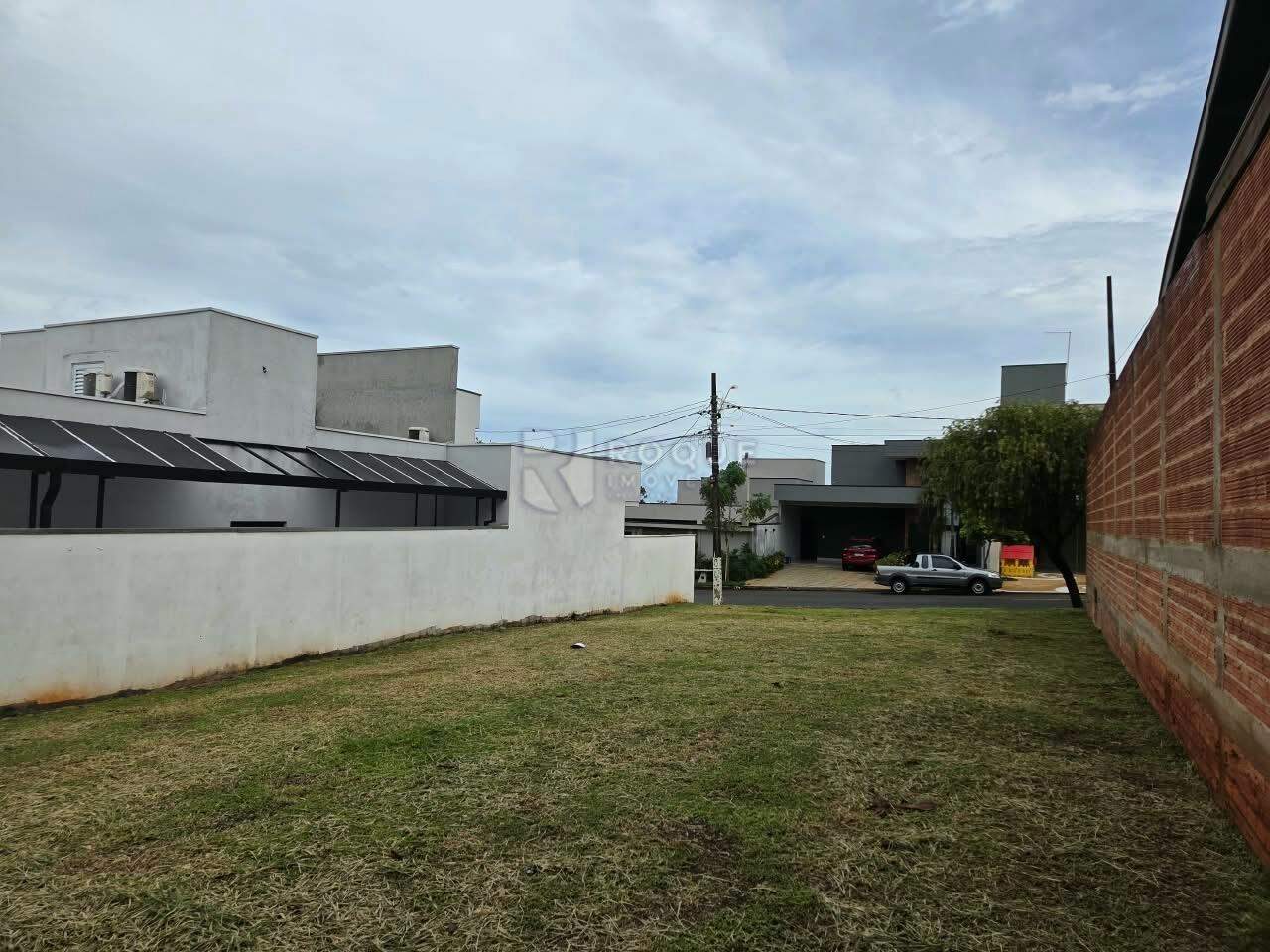 Terreno em condomínio à venda no bairro Parque Residencial Roland: Terreno
