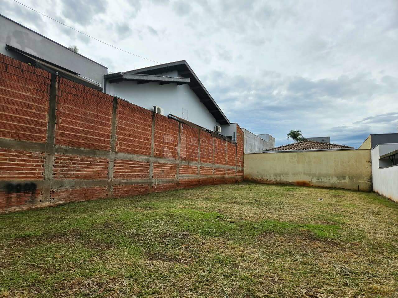 Terreno em condomínio à venda no bairro Parque Residencial Roland: Terreno