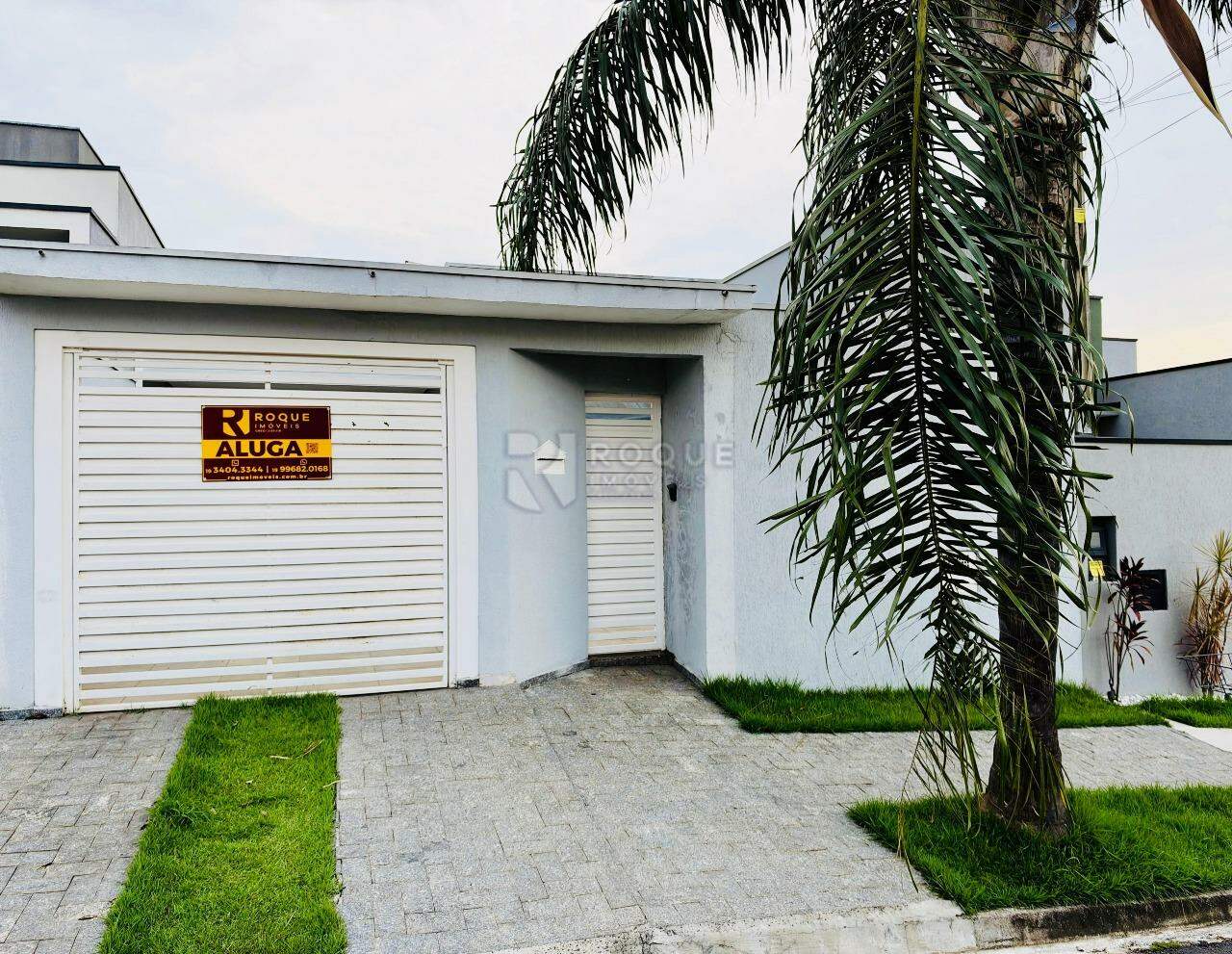 Casa em condomínio para aluguel no bairro Jardim Residencial Campo Novo: Fachada