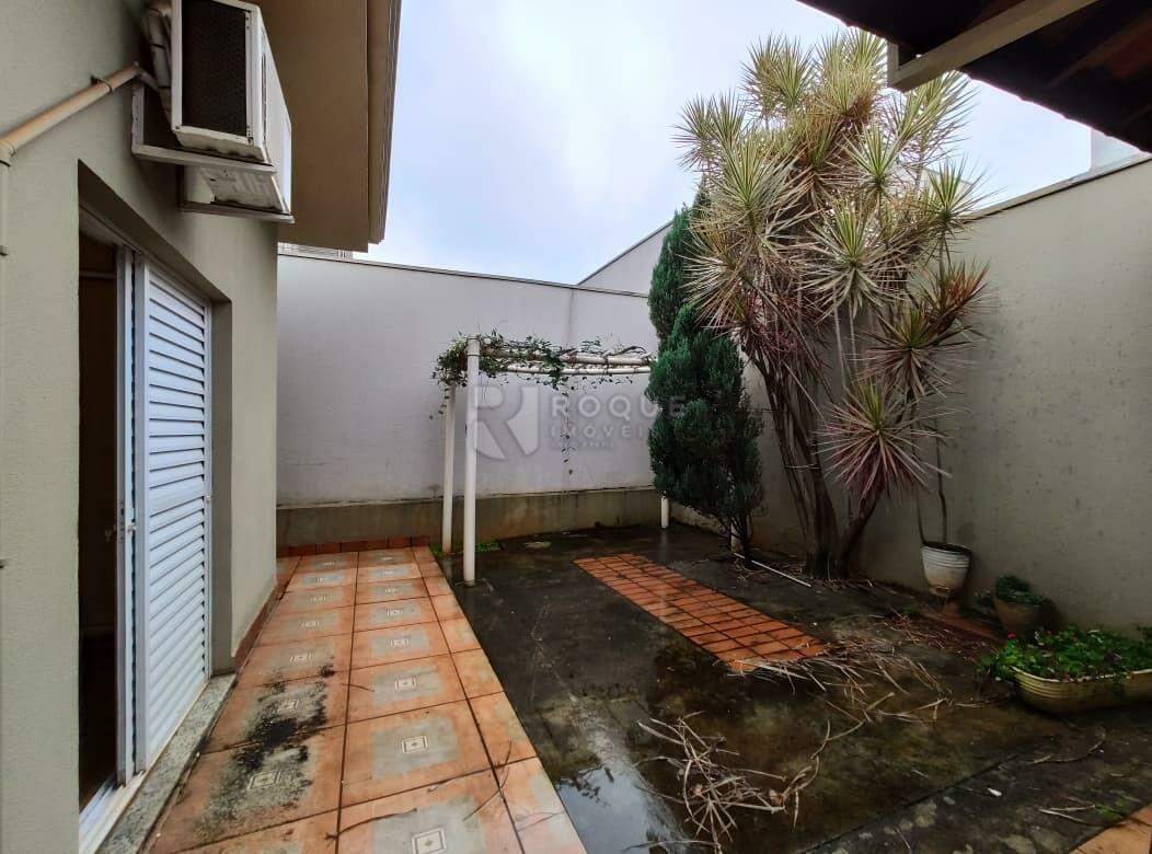 Casa em condomínio para aluguel no bairro Jardim São Rafael: Fundos